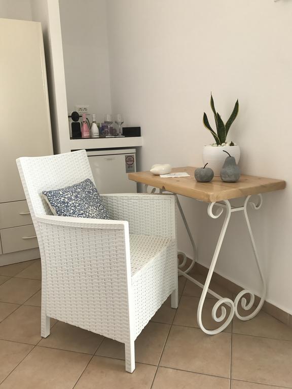 אורנוס Yanna Asteri Suites מראה חיצוני תמונה